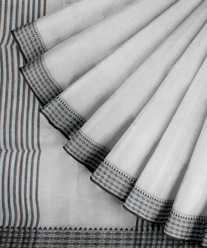 White black handwoven cotton jamdani saree
