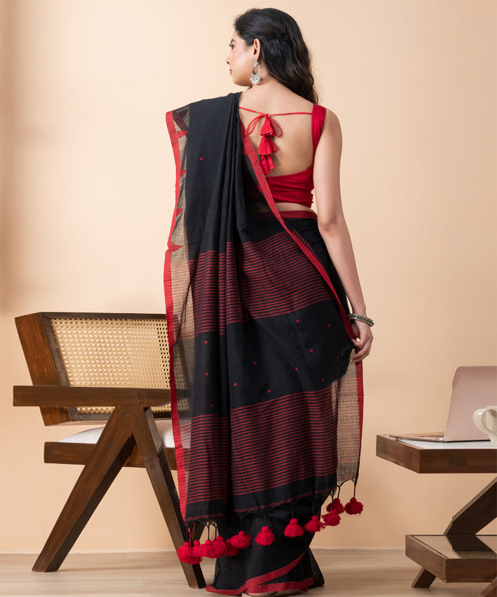 Black red cotton handloom jamdani saree with tassels
