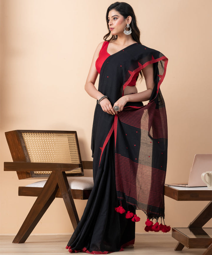 Black red cotton handloom jamdani saree with tassels
