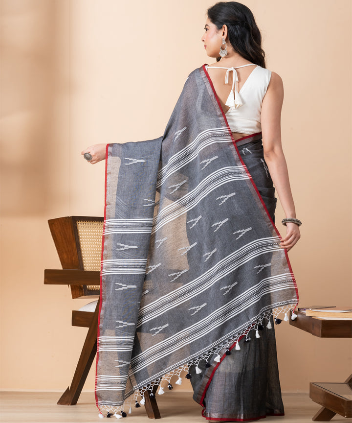 Grey white cotton handloom jamdani saree with tassels