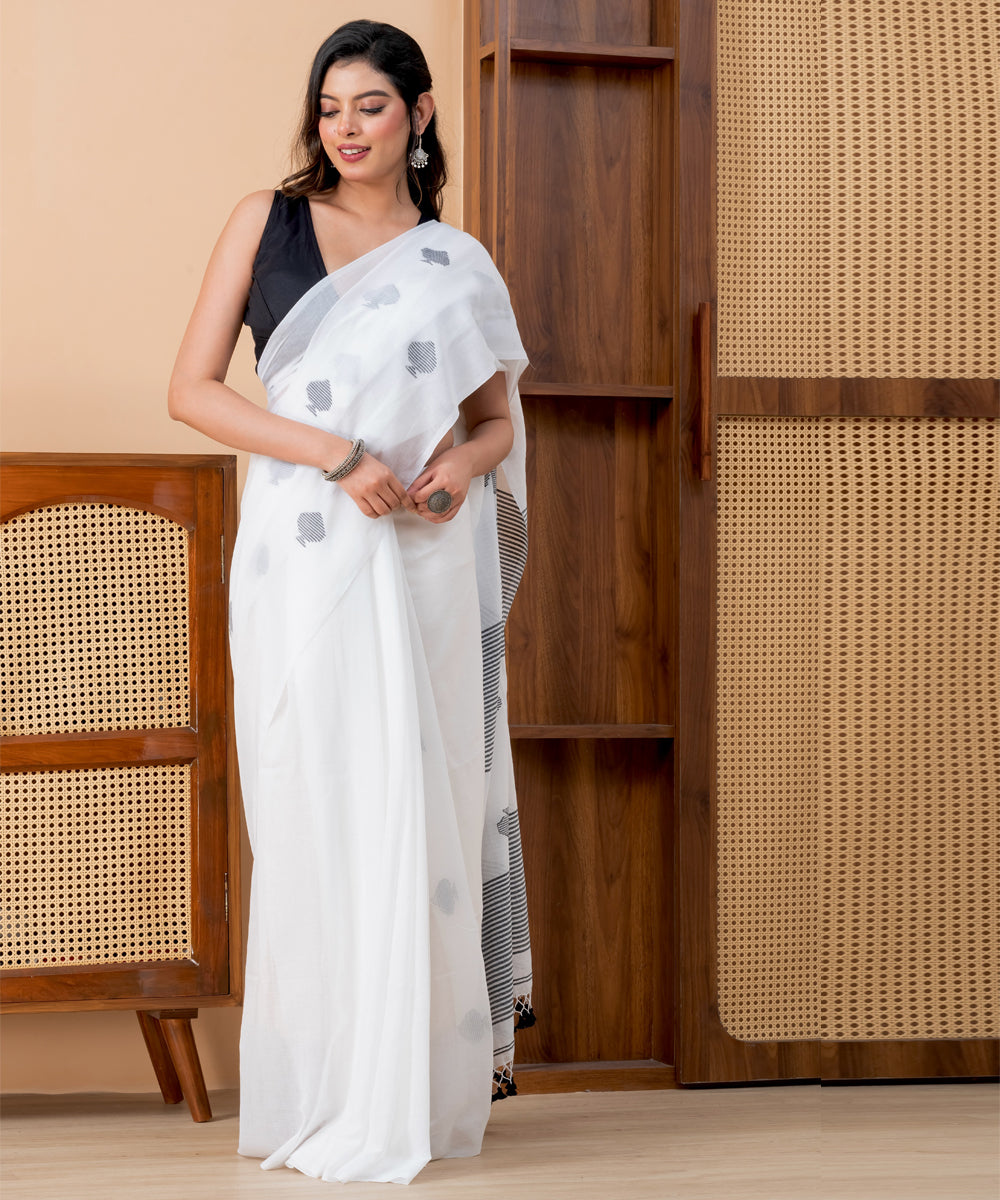White black cotton handloom jamdani saree