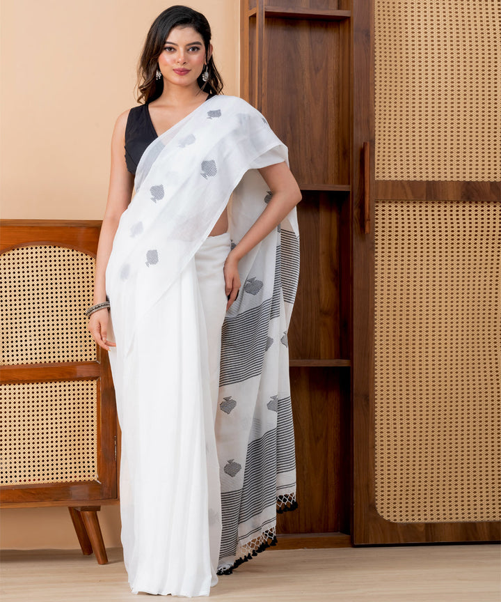 White black cotton handloom jamdani saree