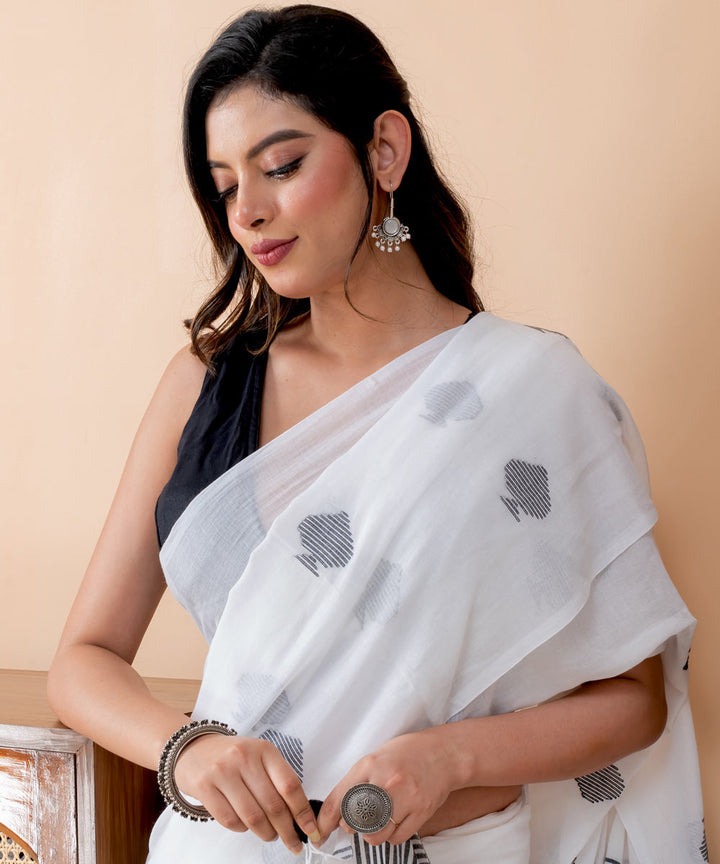 White black cotton handloom jamdani saree