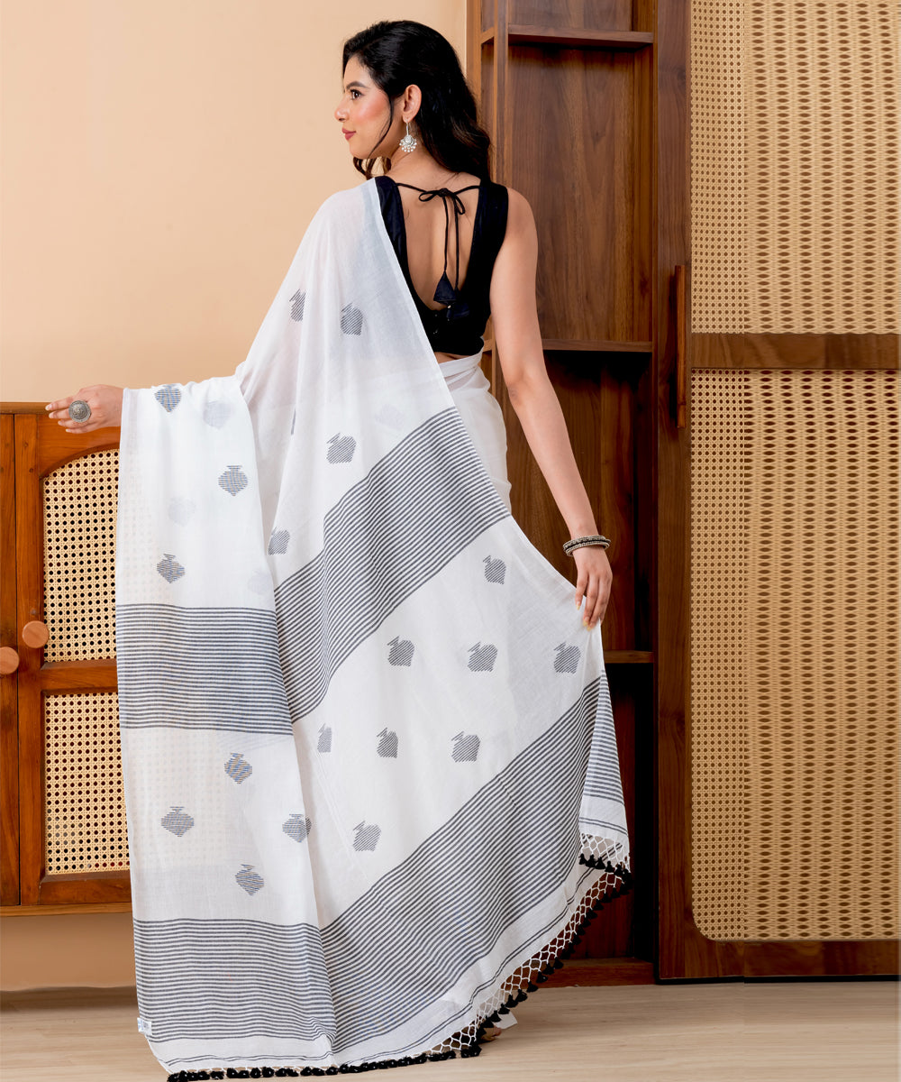 White black cotton handloom jamdani saree