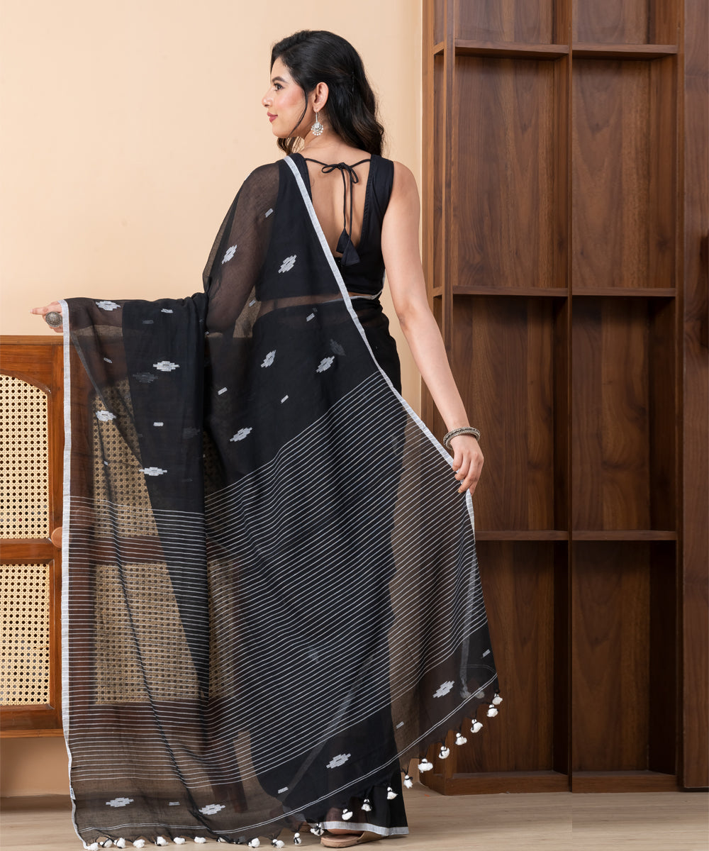 Black off white mul cotton handloom jamdani saree