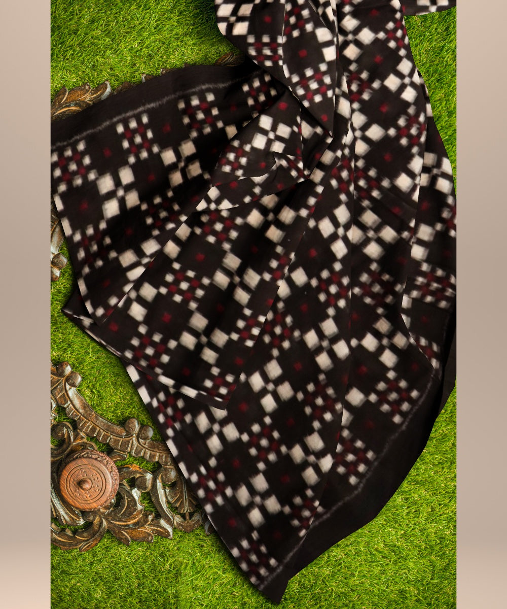 Black white magenta cotton handloom sambalpuri fabric