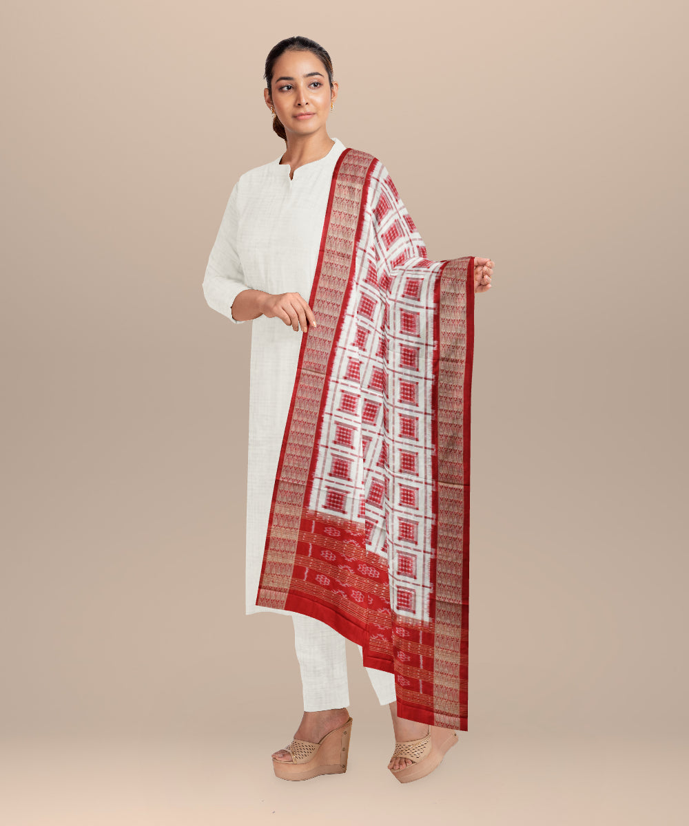 White dark red silk handloom sambalpuri dupatta