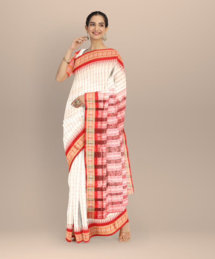 White carmine silk handloom bomkai saree