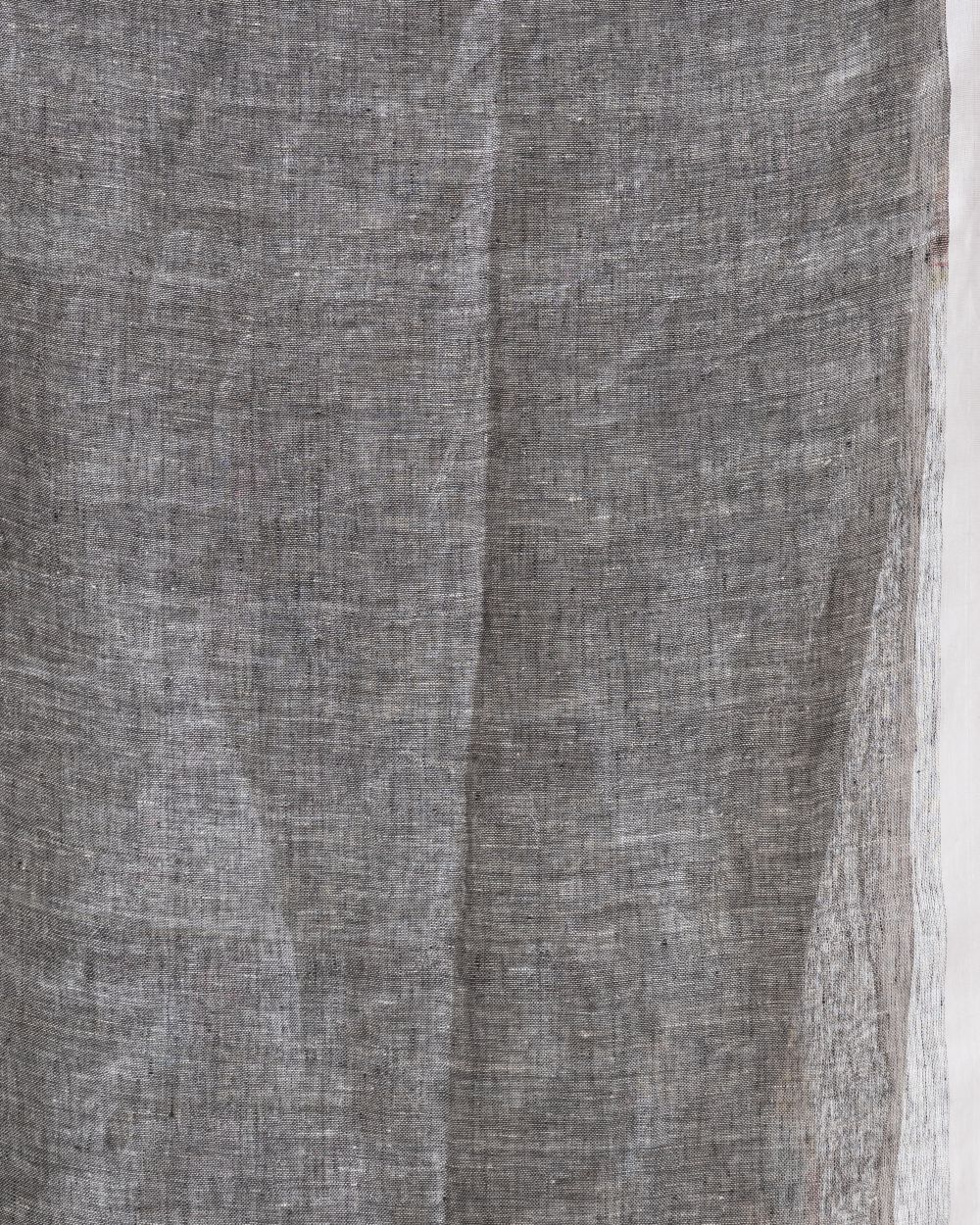 Black white handwoven linen jamdani saree