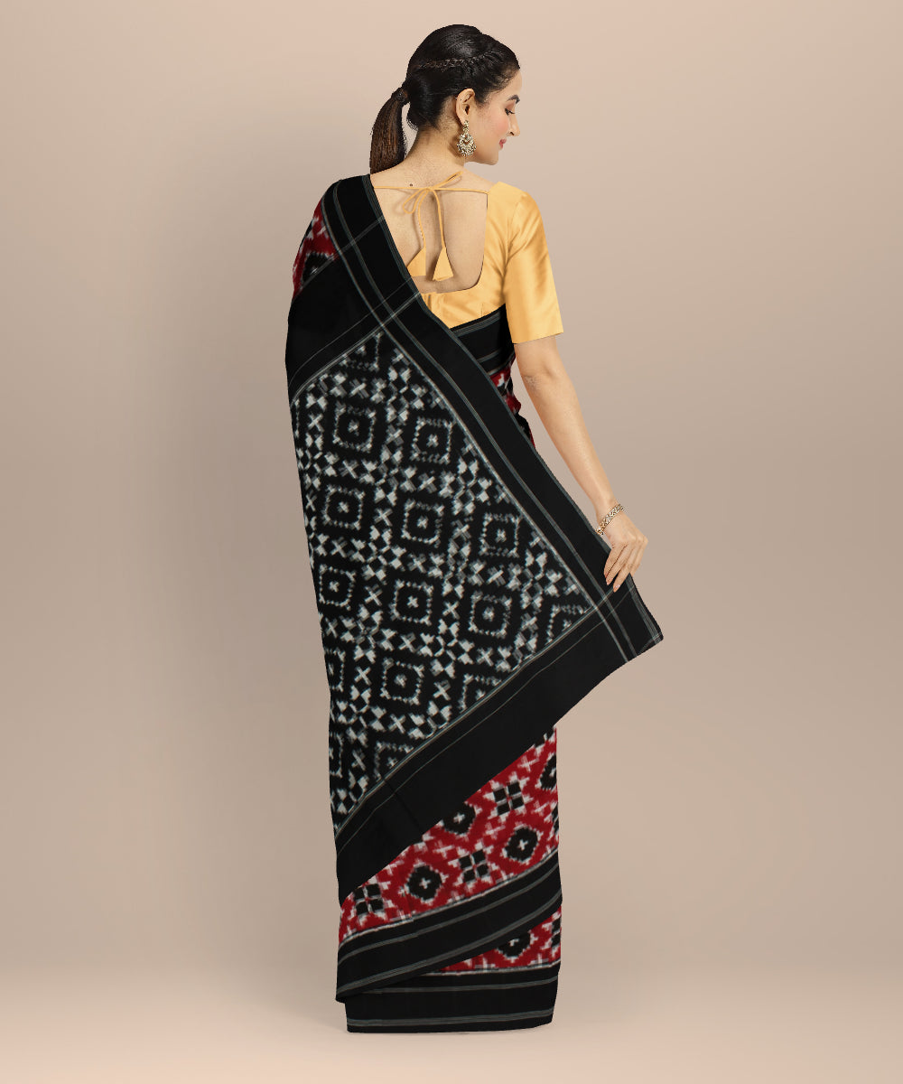 Red black teliarumal cotton handloom pochampally ikat saree