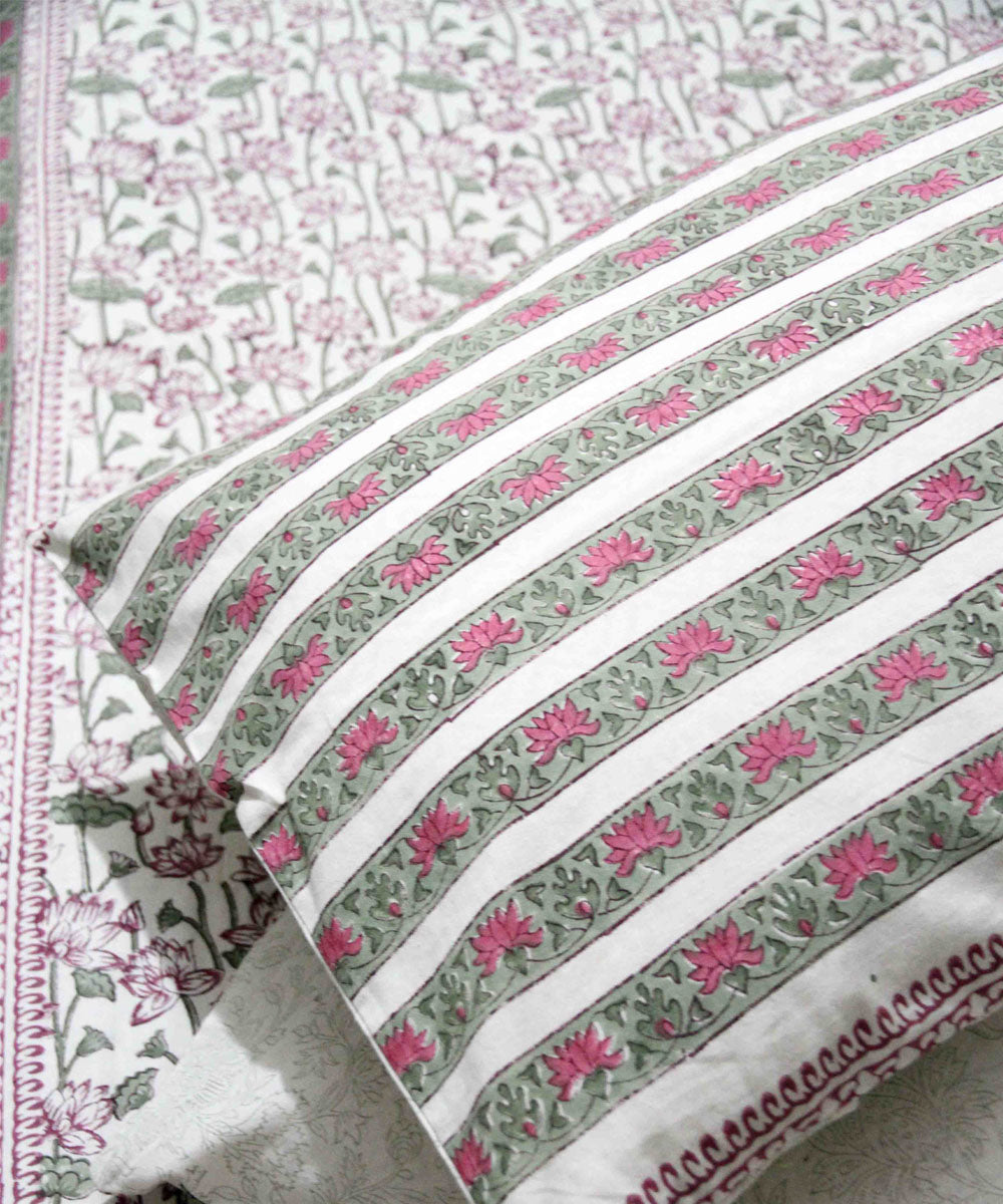 Multicolor white hand block printed cotton king size bedsheet