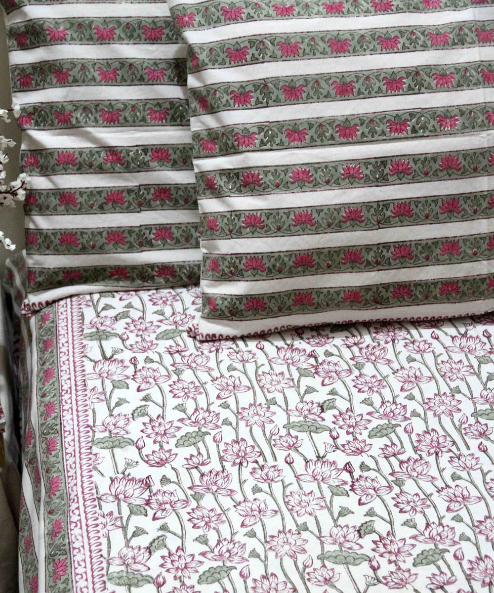 Multicolor white hand block printed cotton king size bedsheet