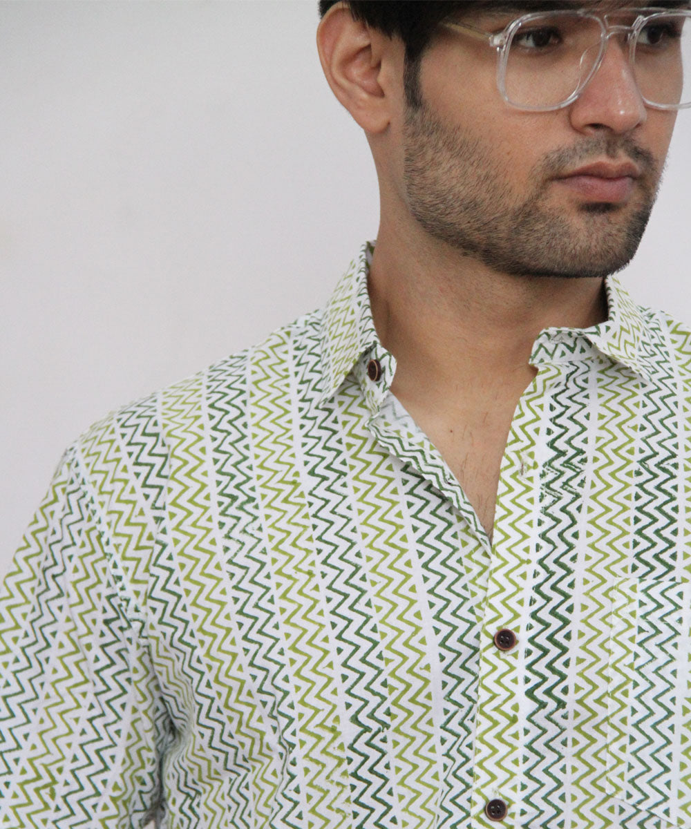 Off white lehariya handblock printed cotton half sleeves shirt