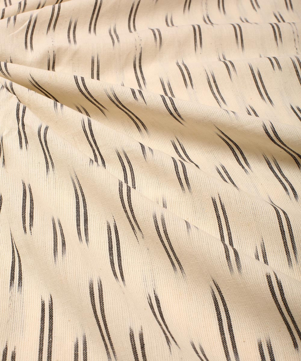 2.5 m Offwhite pochampally ikat handloom cotton fabric