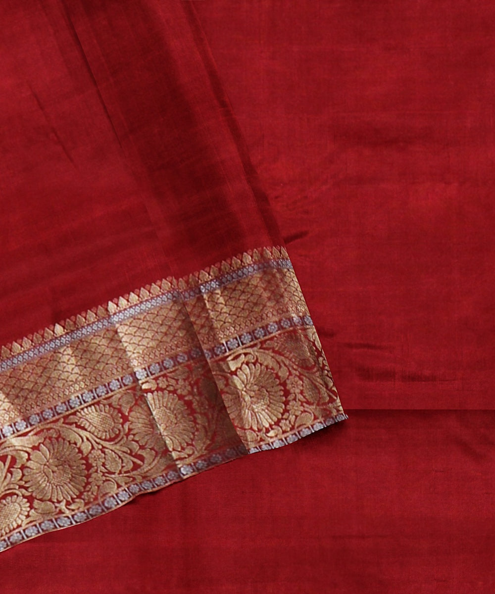 Grey red pallu handloom karnataka silk saree