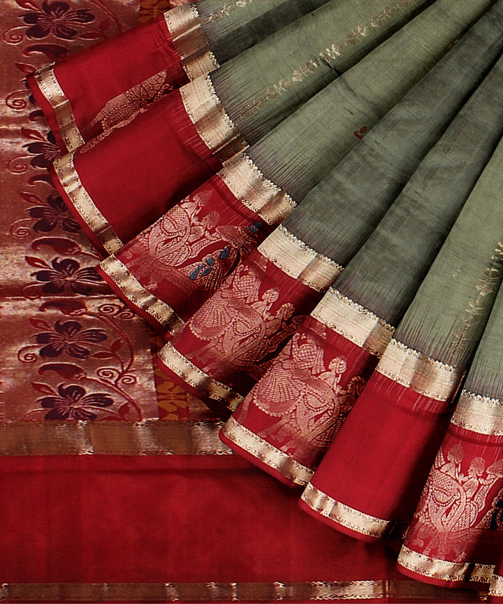 Grey red pallu silk handloom karnataka saree