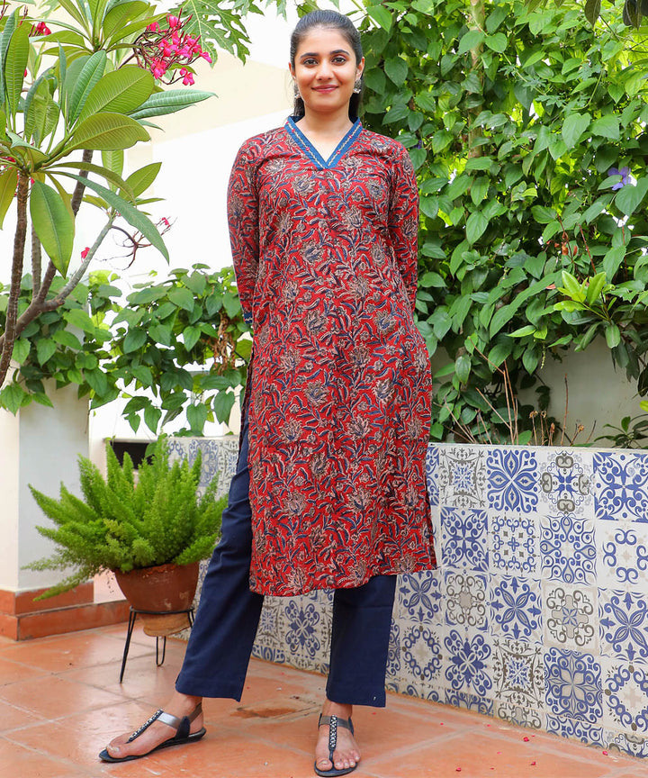 Red kalamkari overlapped v collar kurta