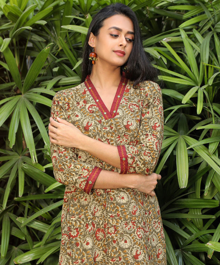 Green kalamkari overlapped v collar kurta