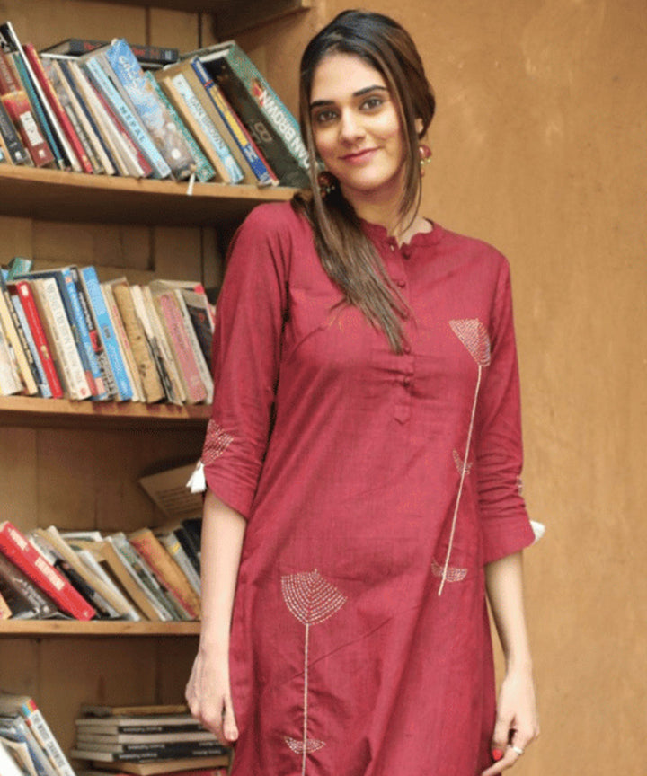 Maroon mandarin collar kurta with hand embroidery