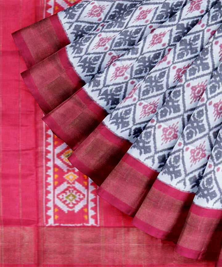 Offwhite pink handwoven pochampally silk ikat saree