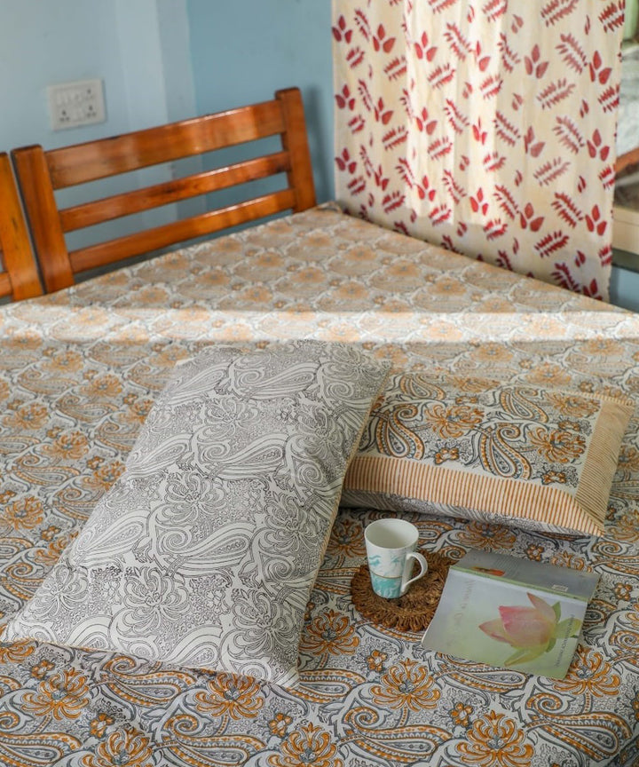 White multicolour block print sanganeri cotton double bed bedsheet