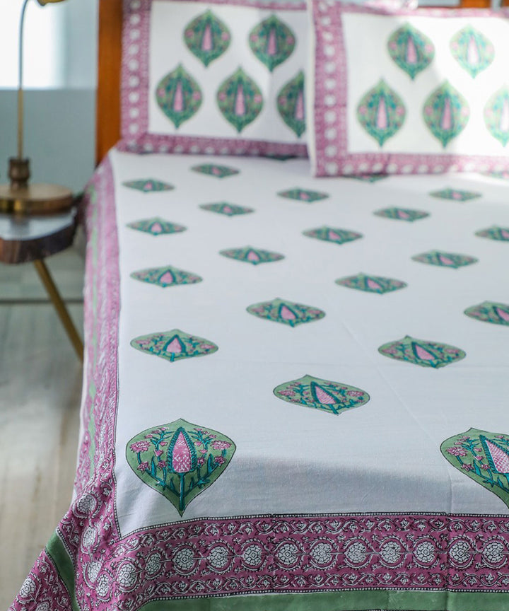 White green block cotton printed sanganeri double bed bedsheet
