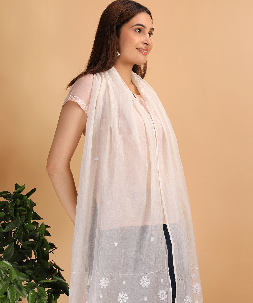 Peach white hand embroidered cotton chikankari Stole