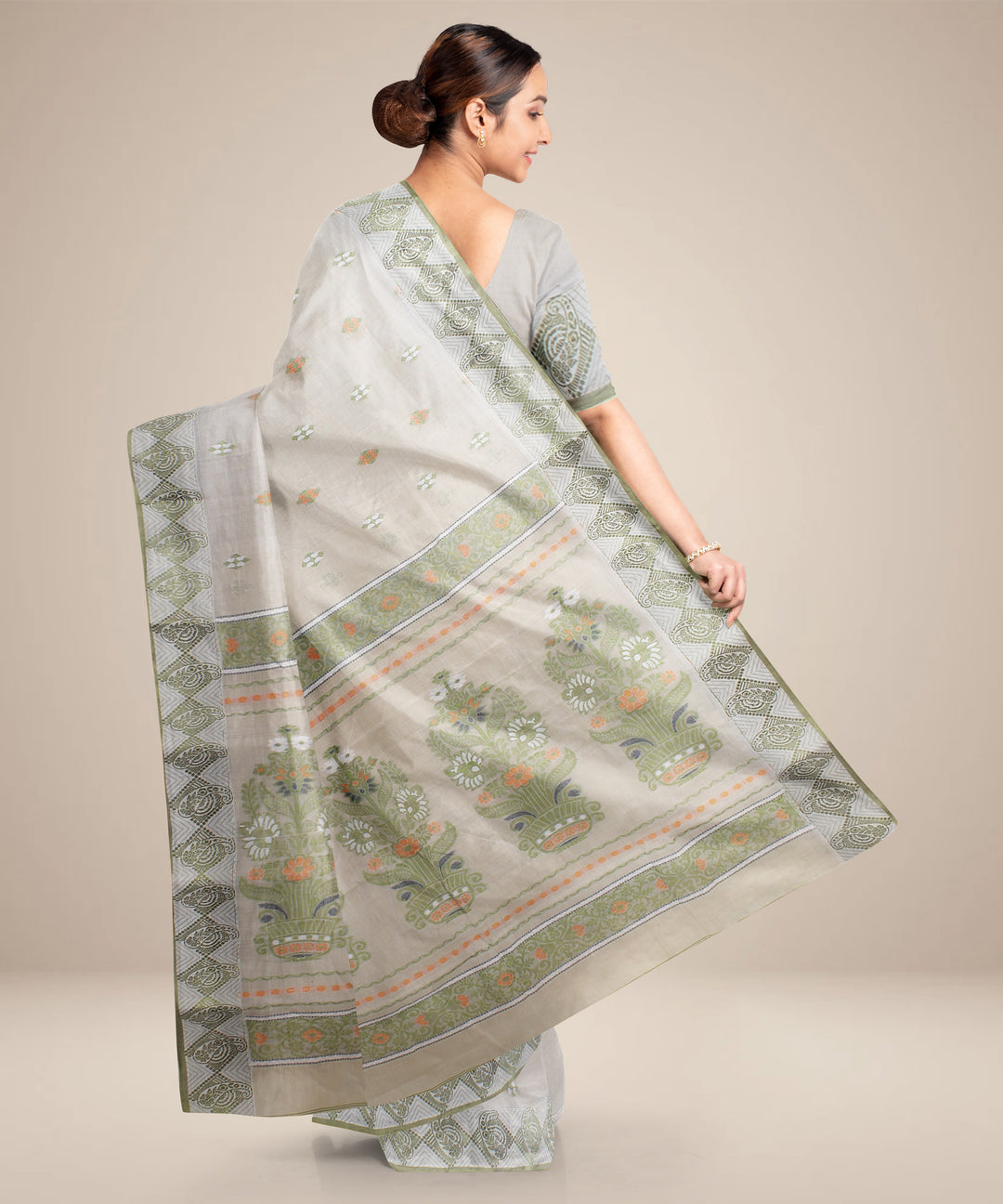 Cream olive green tangail cotton handloom saree