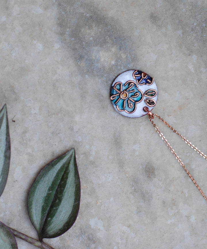 White handcrafted flower motif copper enamel pendant necklace