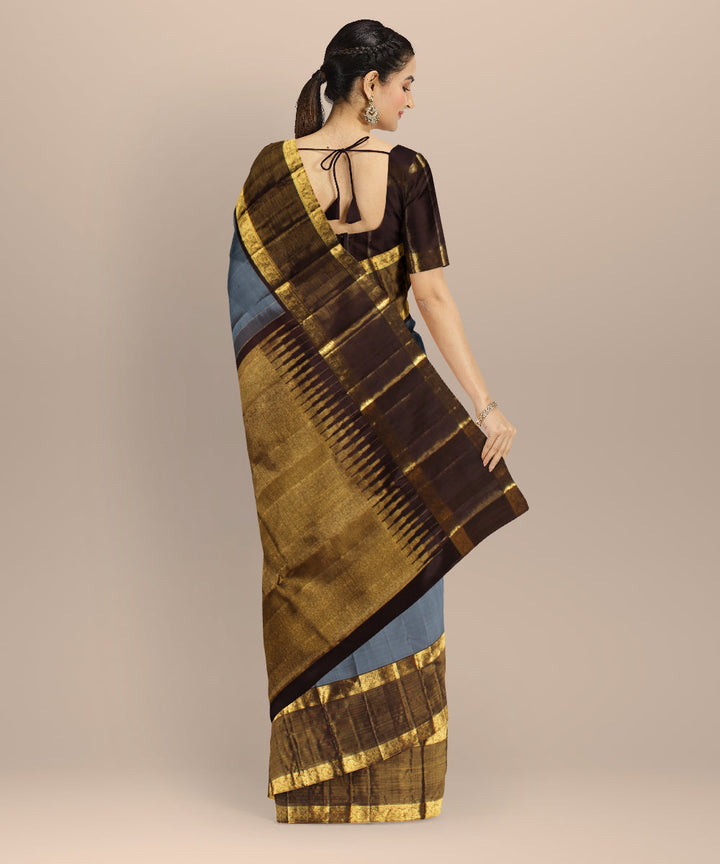 Grey red vairavoosi border handwoven kancheepuram silk saree