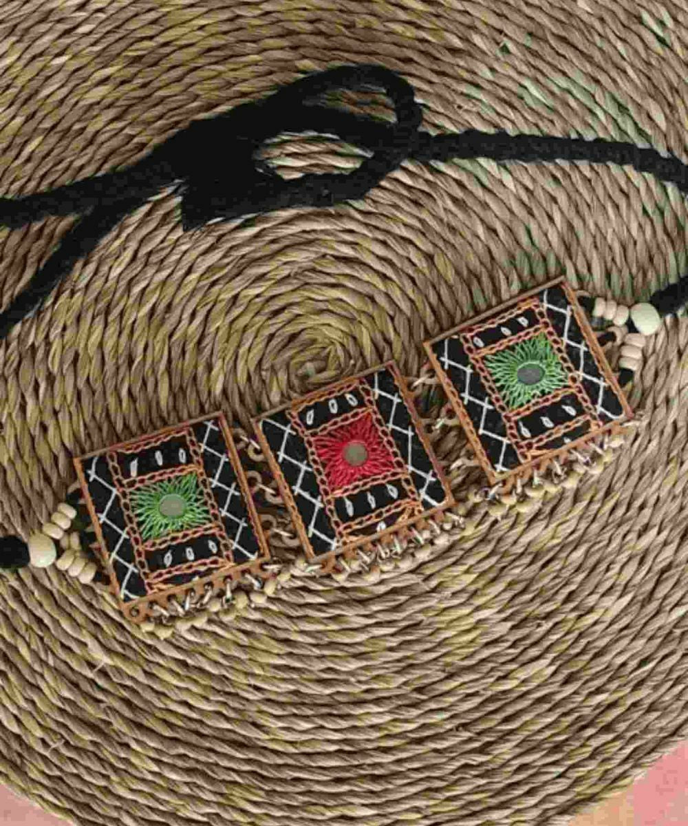 Multicolor hand embroidered choker