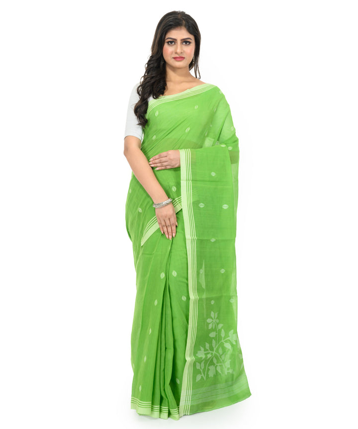 Dark green offwhite handwoven bengal cotton saree