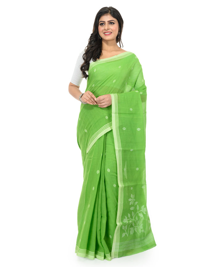 Dark green offwhite handwoven bengal cotton saree