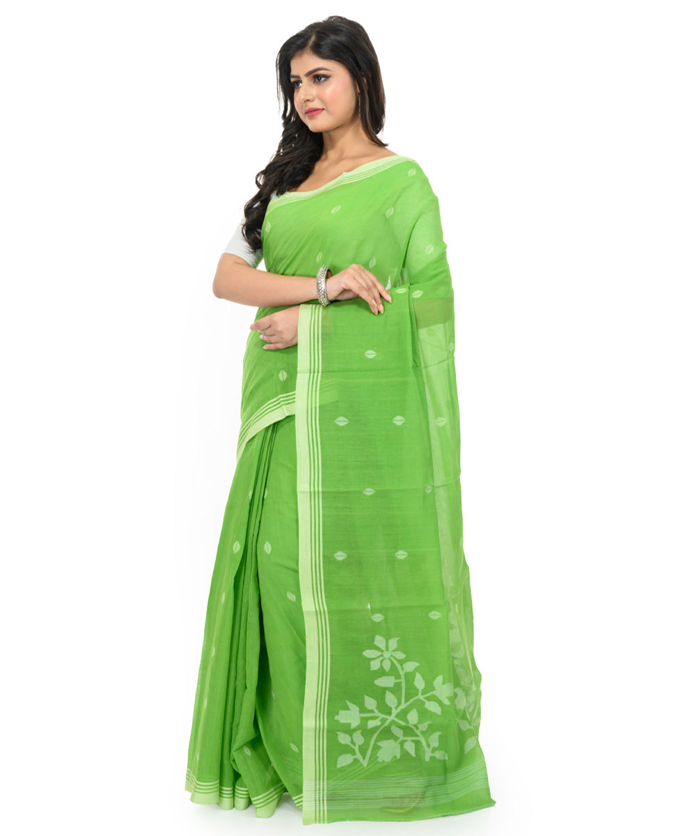 Dark green offwhite handwoven bengal cotton saree