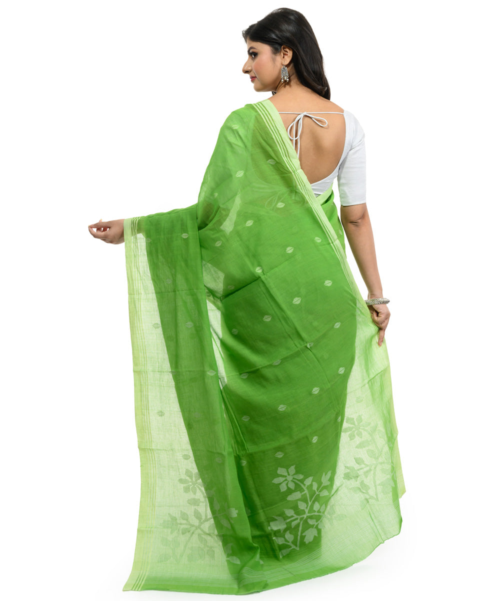 Dark green offwhite handwoven bengal cotton saree
