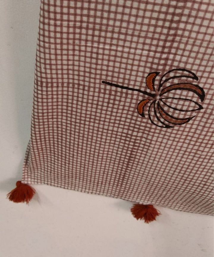 White maroon run stitch on flower handwoven cotton stole