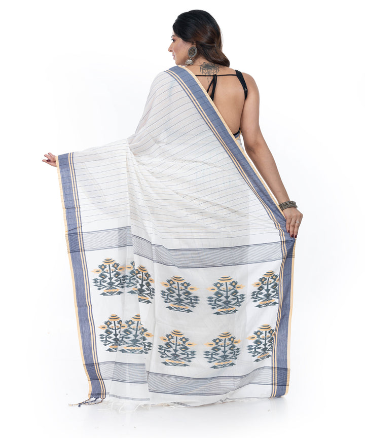 White grey handwoven cotton tangail saree