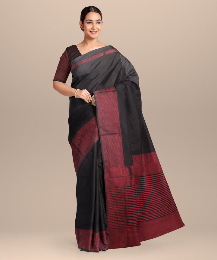 Black red handloom maheshwari cotton silk saree
