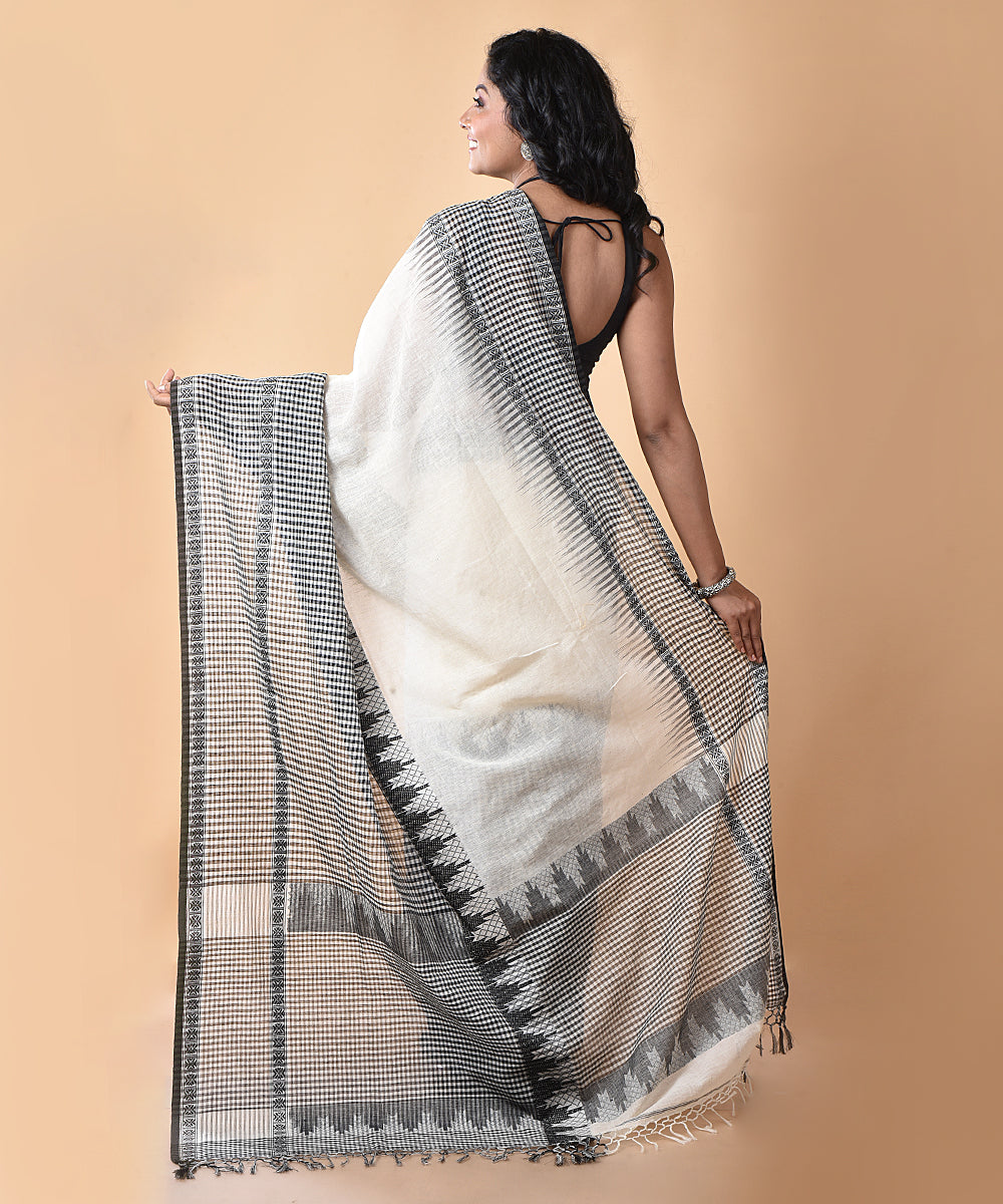 White black handloom cotton jamdani saree