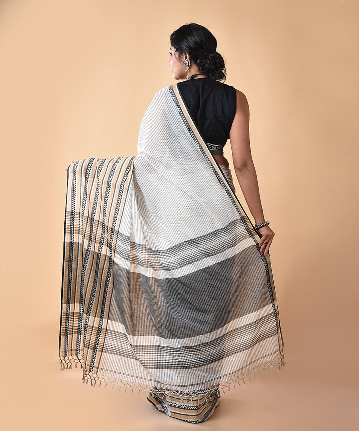 Grey black cotton handwoven jamdani saree