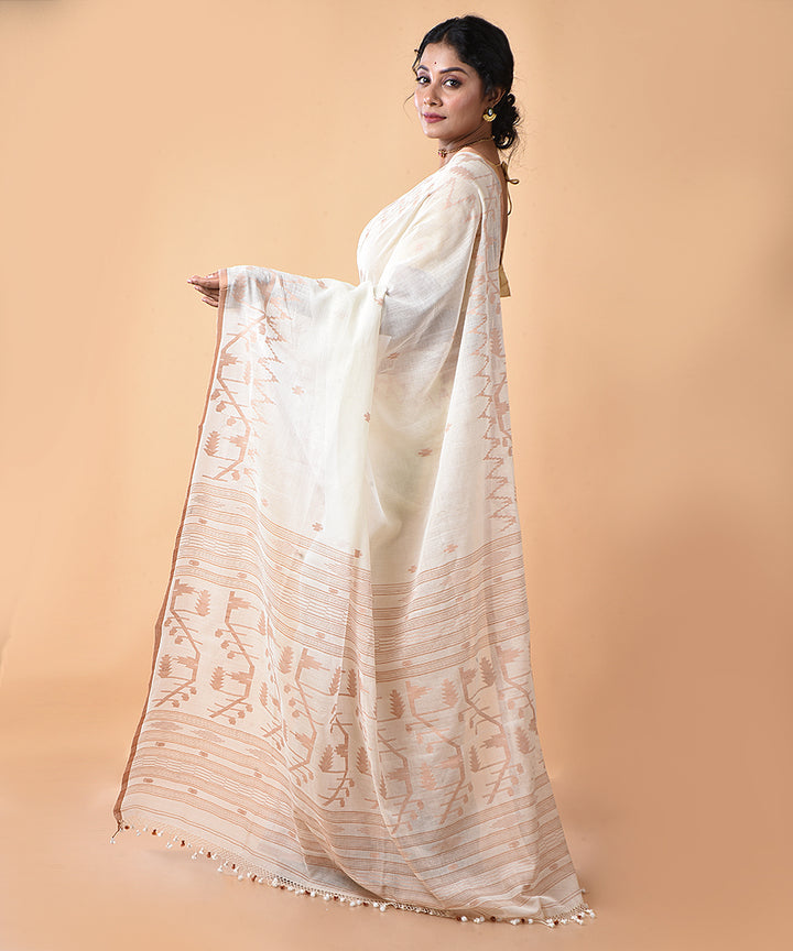 Offwhite handloom jamdani cotton saree
