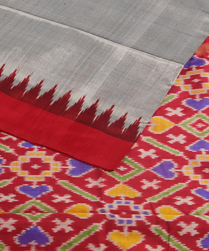 White maroon silk handwoven pochampally ikat saree