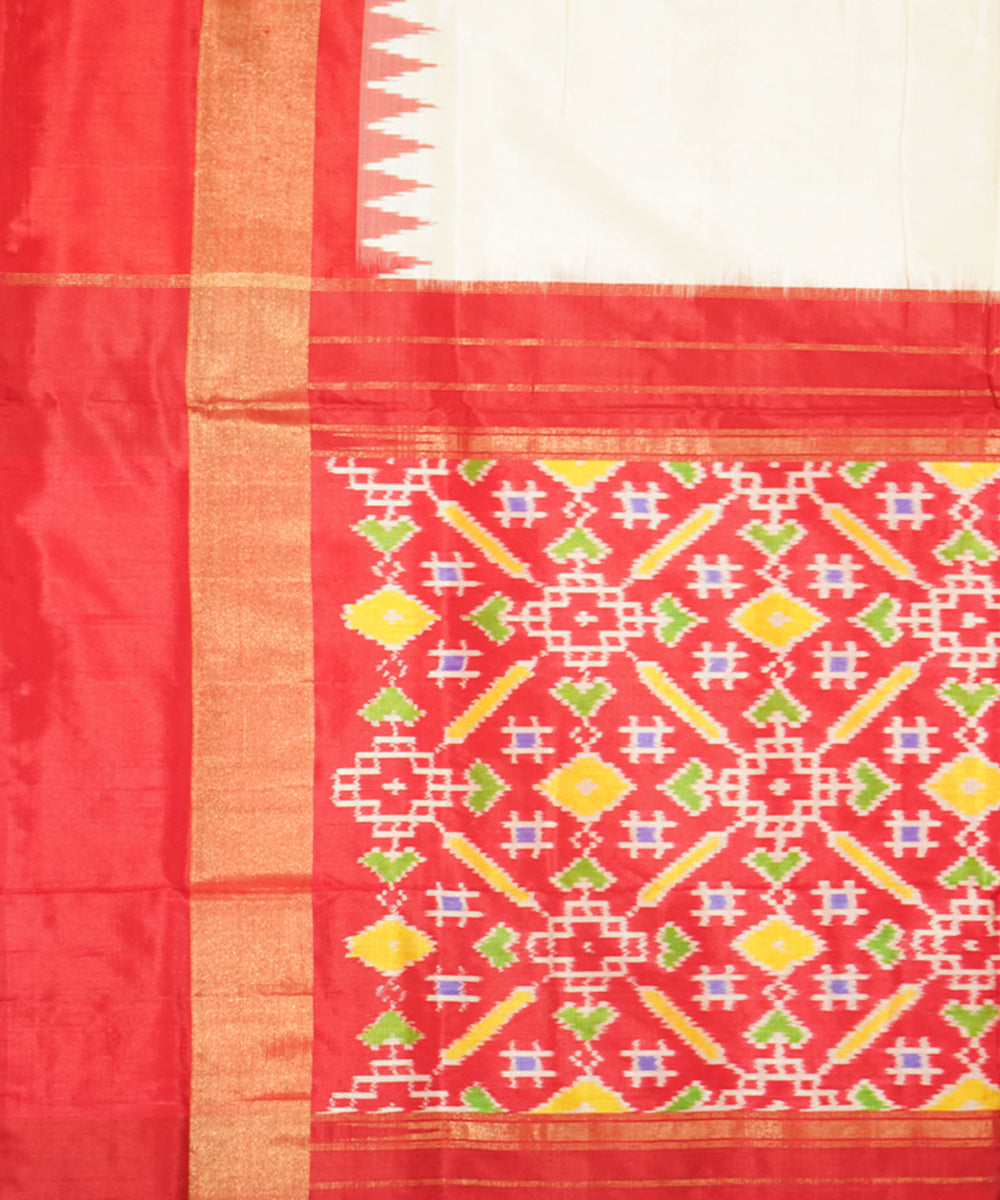 White red handwoven pochampally silk ikat saree