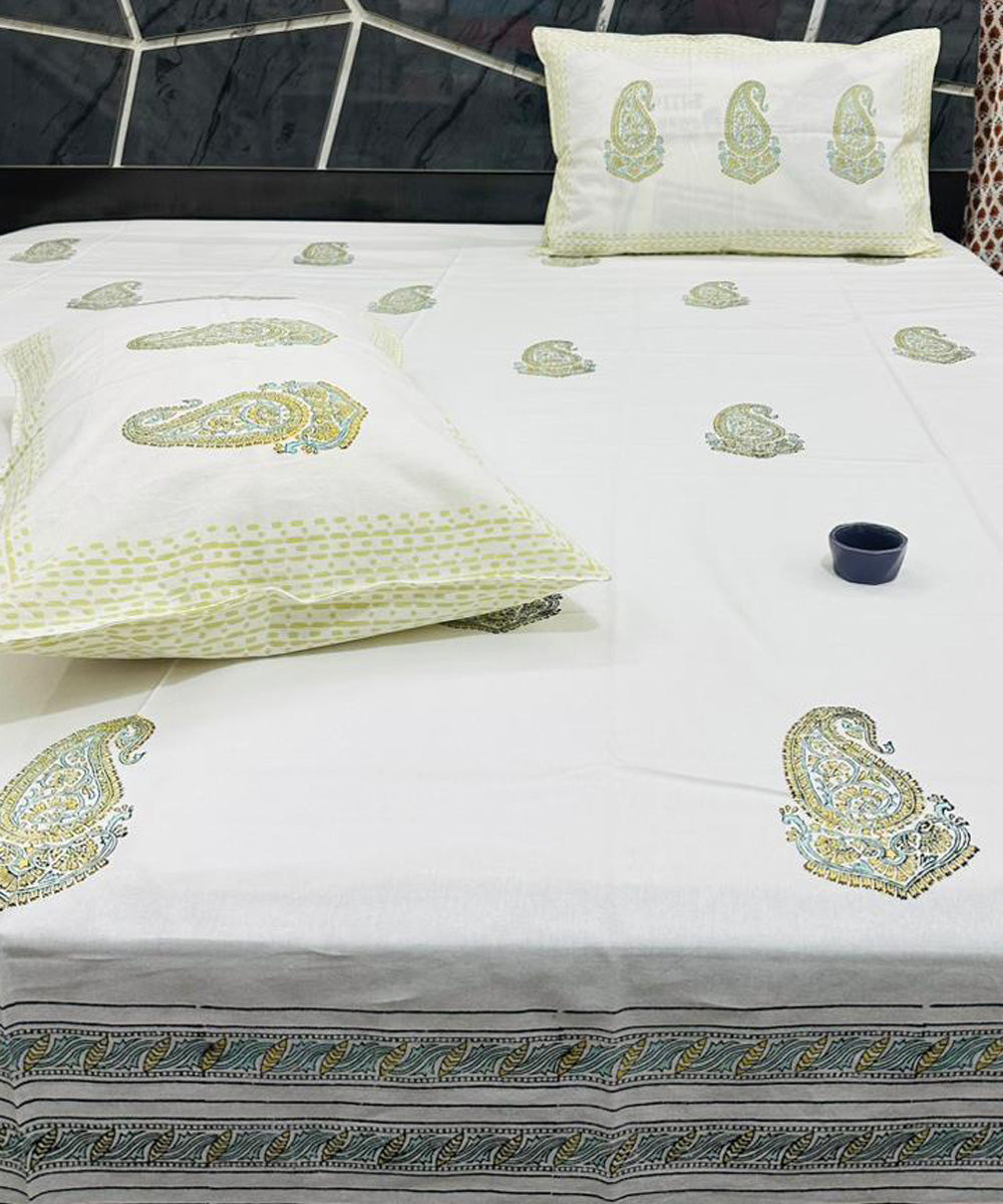 Grey white sanganeri block printed cotton king size bedsheet
