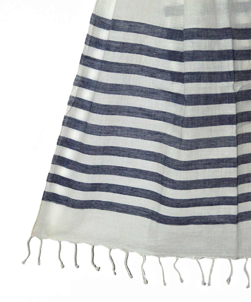 White black handwoven cotton jamdani stole