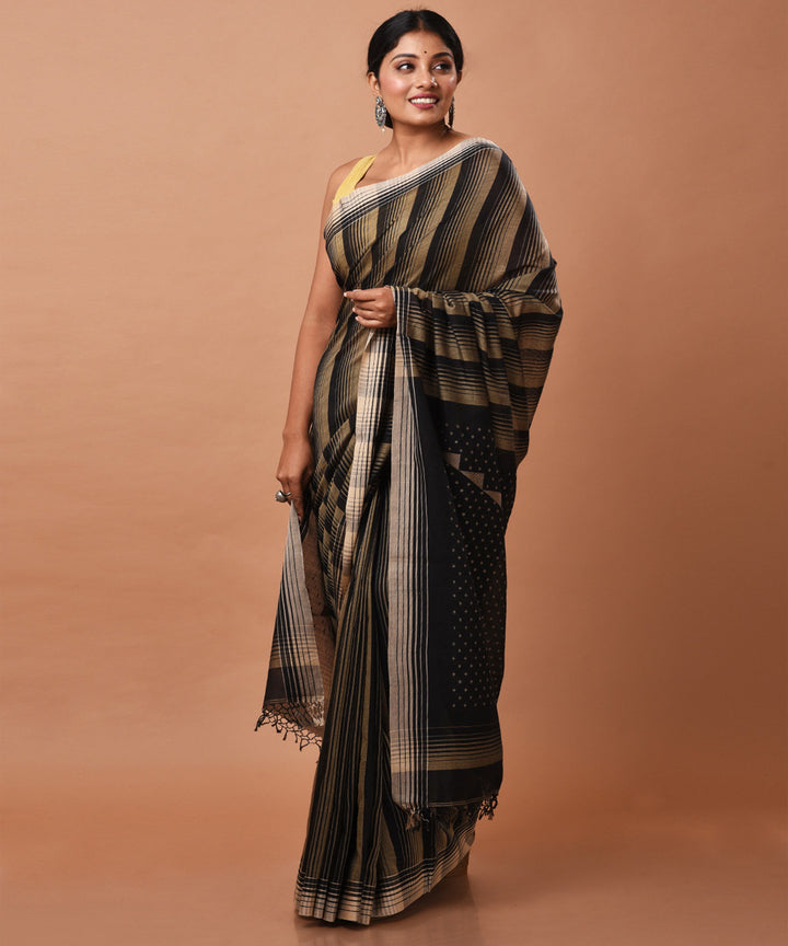 Brown and black handwoven cotton jamdani saree