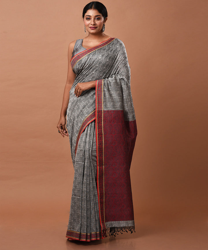 Grey handloom cotton jamdani saree