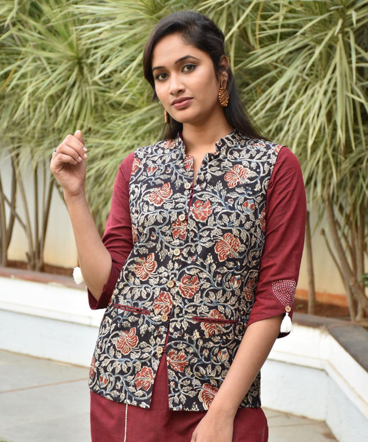 Reversible sleeveless jacket in maroon block print kalamkari cotton