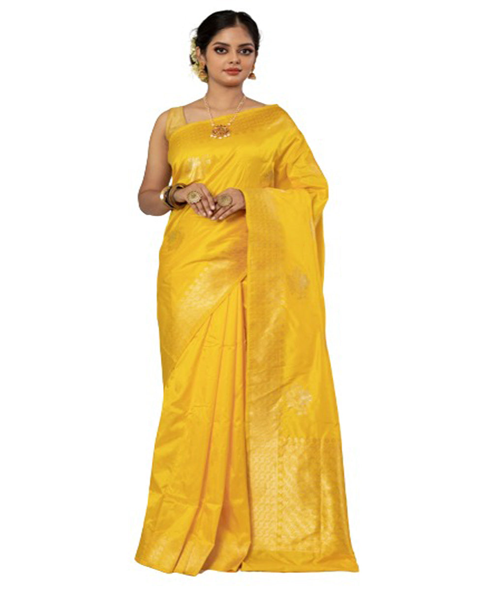 Yellow handloom silk kadua booti banarasi saree