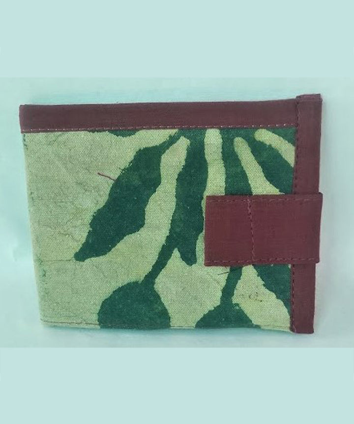 Green handcrafted cotton wallet